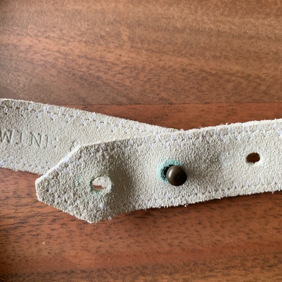 Twine & Twig white/cream antler necklace - Picture 4 of 6